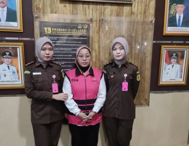 
Kejari Tubaba Menetapkan EY Sebagai Tersangka Baru Dugaan Korupsi Dinas P2KB