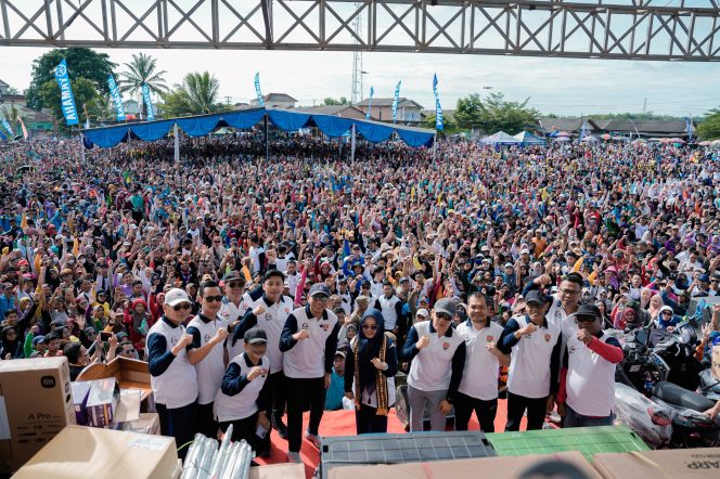 
Gubernur Lampung Mirza Semarakkan Jalan Sehat HUT ke-17 Kabupaten Mesuji